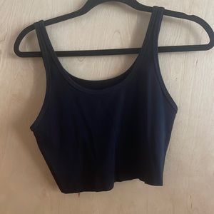 Black cropped tank